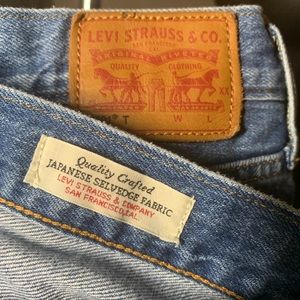 501 LEVIS Women’s - W26/w27